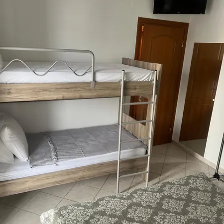 アパート Irdis Garden アスプロヴァルタ