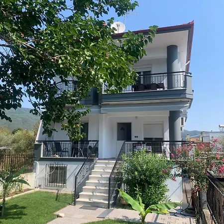 Irdis Garden Apartament *