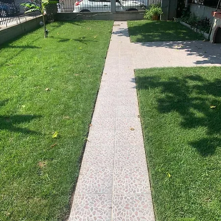 Irdis Garden Apartament *